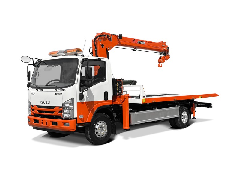 Эвакуаторная платформа 4.5 т с КМУ 3.2 т на шасси Isuzu Elf